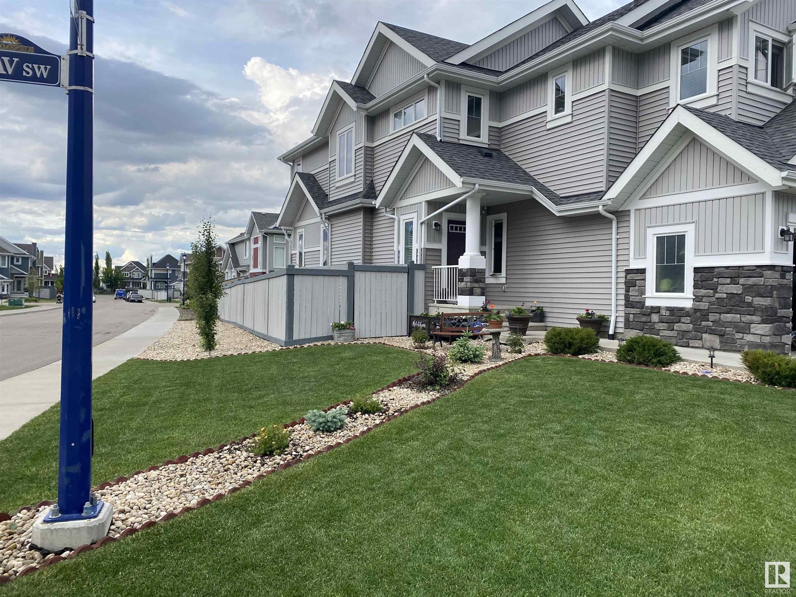 7732 19 Av Sw Property Photo 2