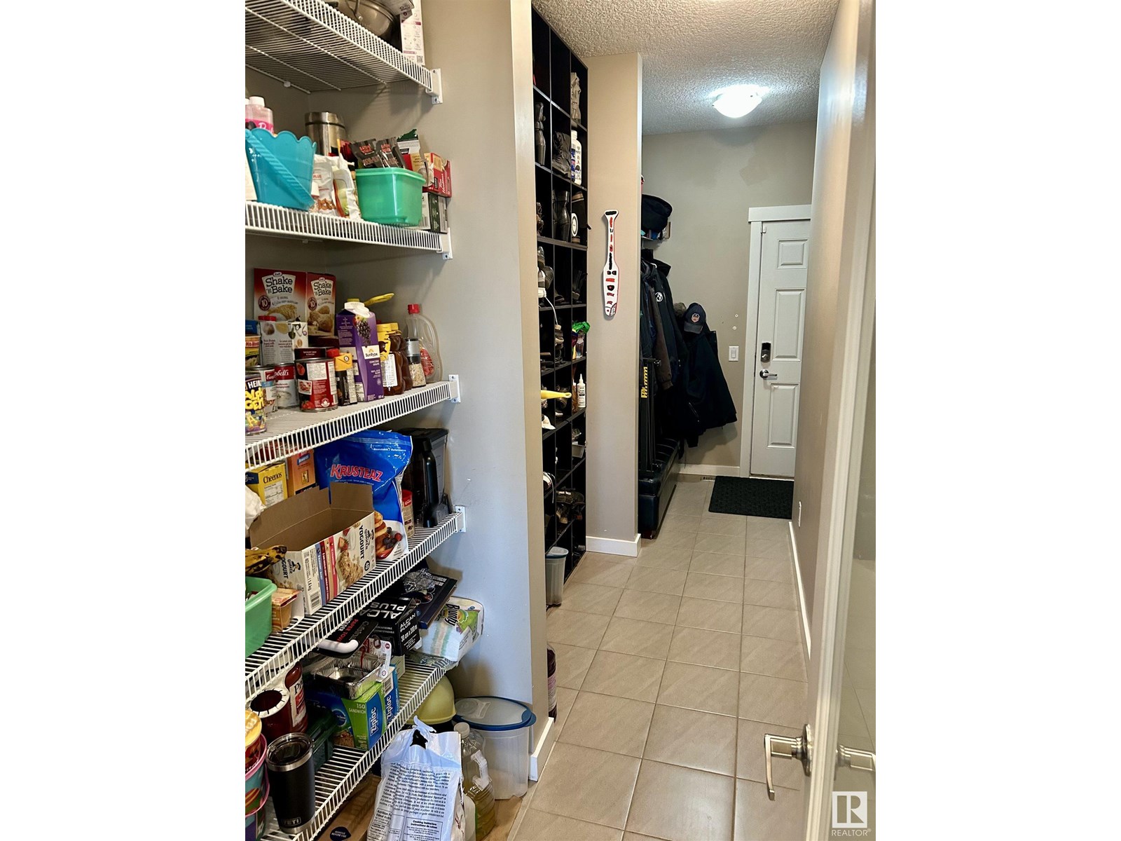 7732 19 Av Sw Property Photo 11