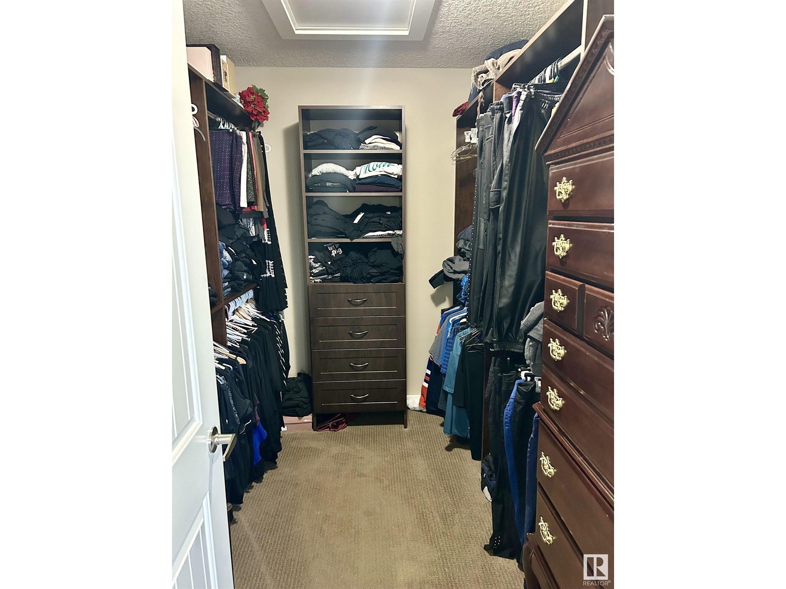 7732 19 Av Sw Property Photo 17