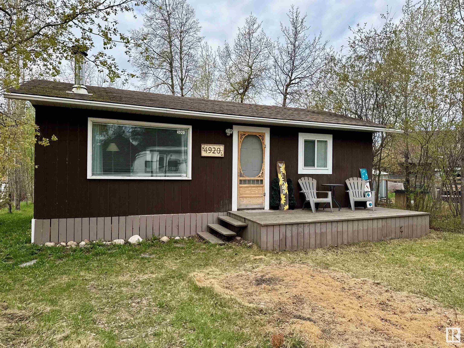 4920 58 St Property Photo 1