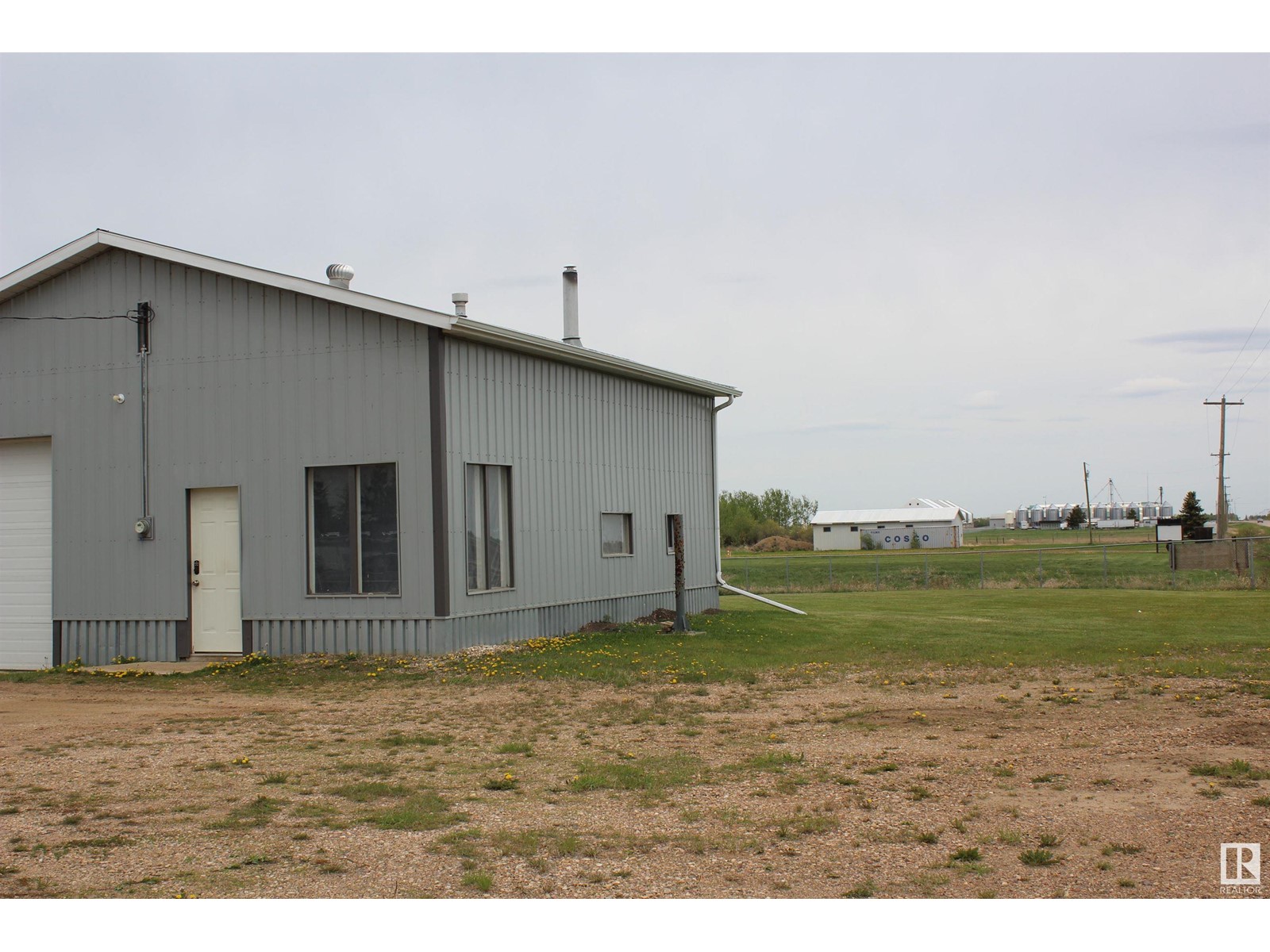 5006 53 Av Property Photo 6
