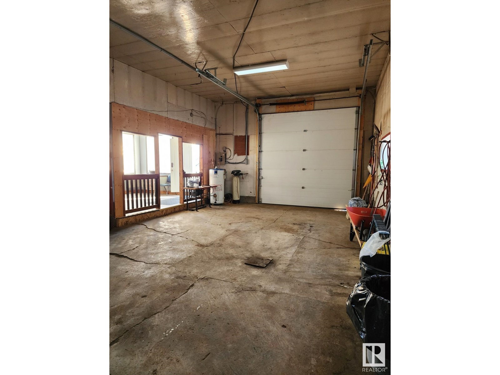 5006 53 Av Property Photo 14