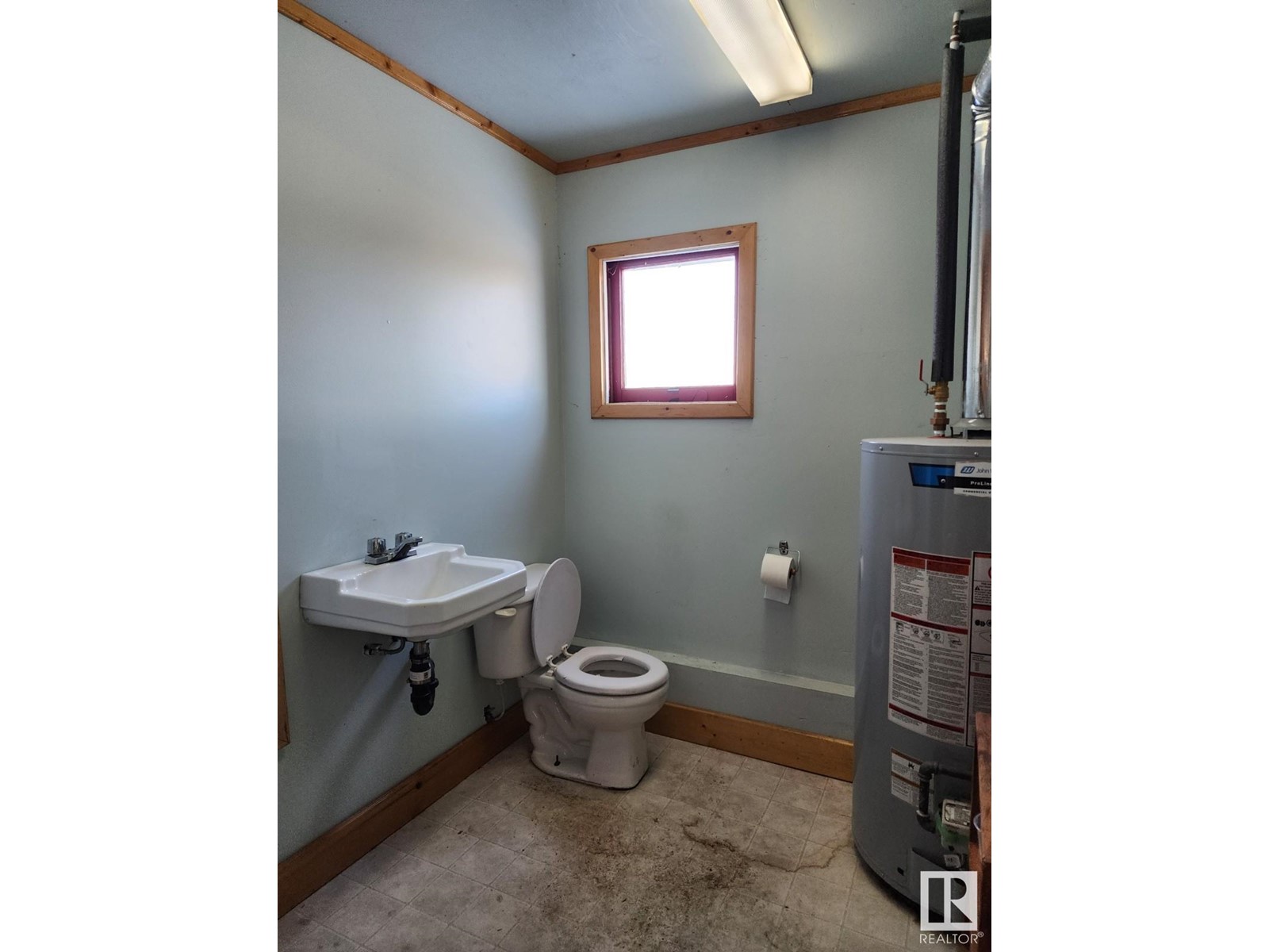 5006 53 Av Property Photo 15