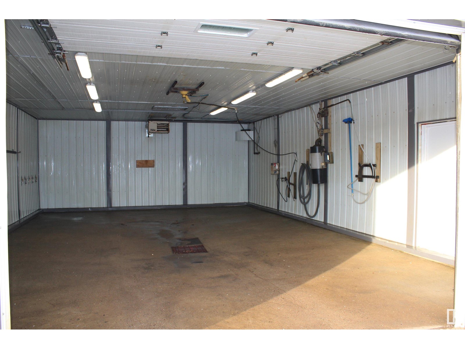 5006 53 Av Property Photo 17