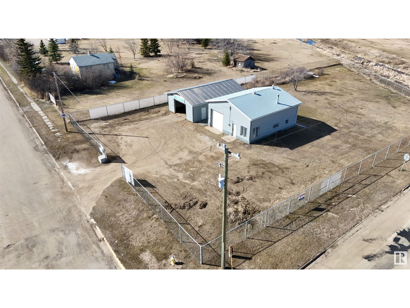 5006 53 Av Property Photo 20