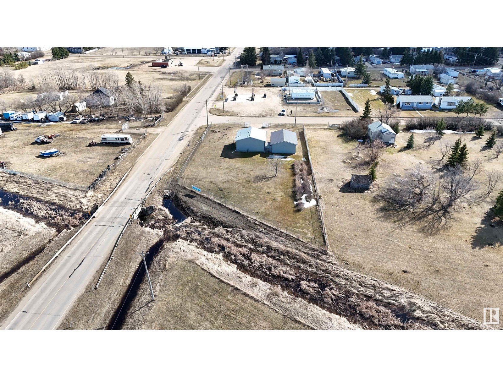 5006 53 Av Property Photo 22