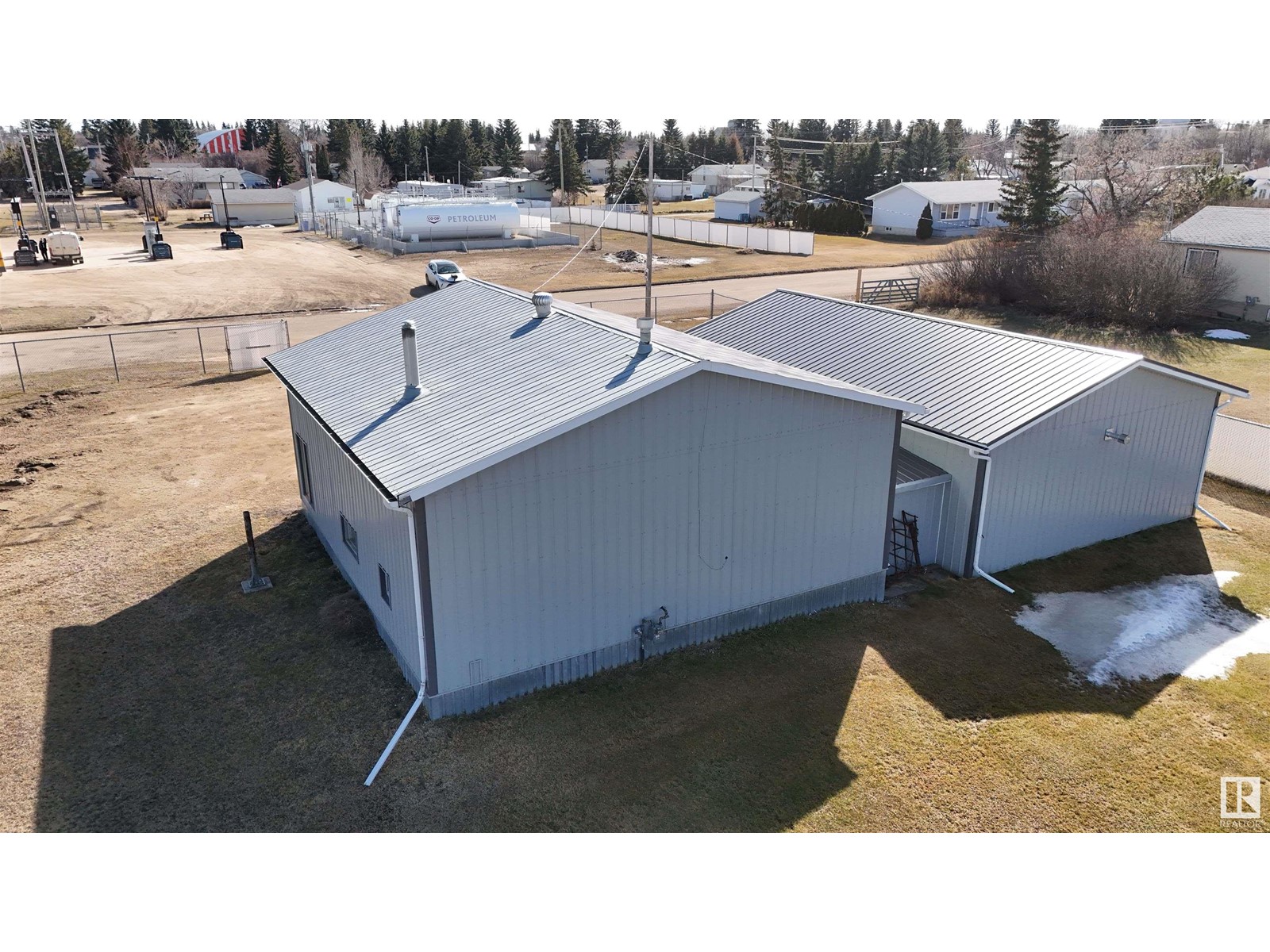 5006 53 Av Property Photo 24