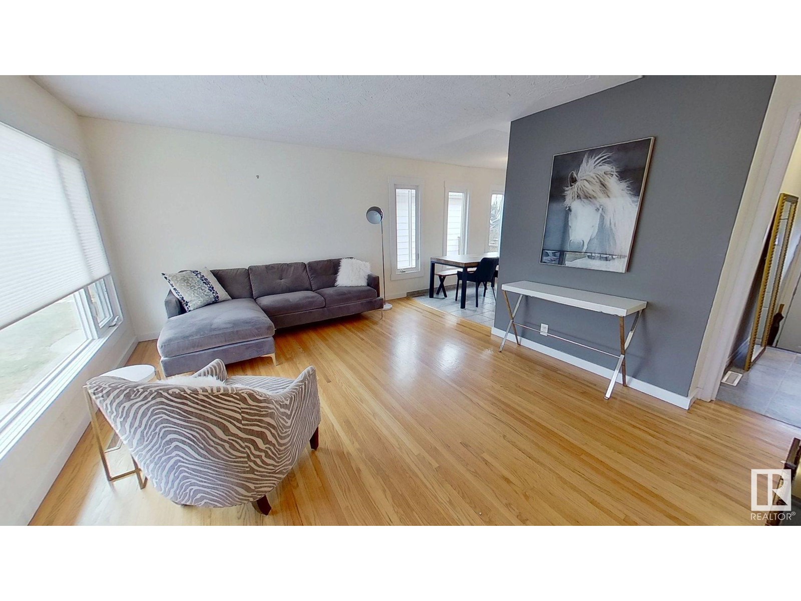 8944 148 St Nw Property Photo 2