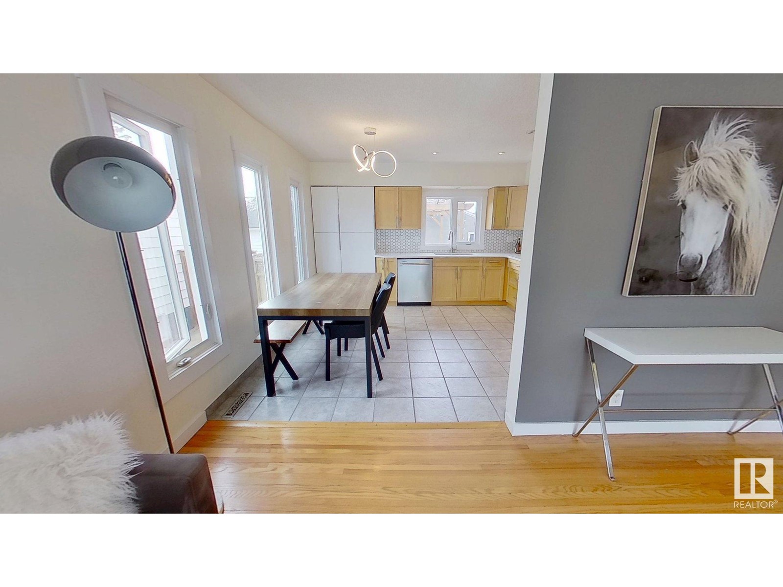 8944 148 St Nw Property Photo 4