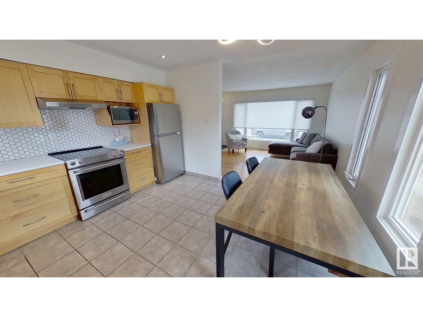 8944 148 St Nw Property Photo 7