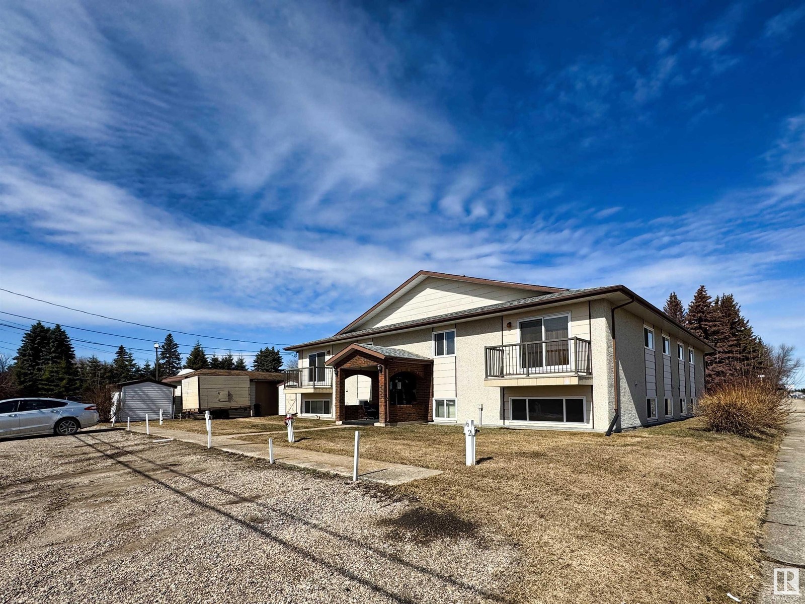 5001 47 Av Property Photo 4