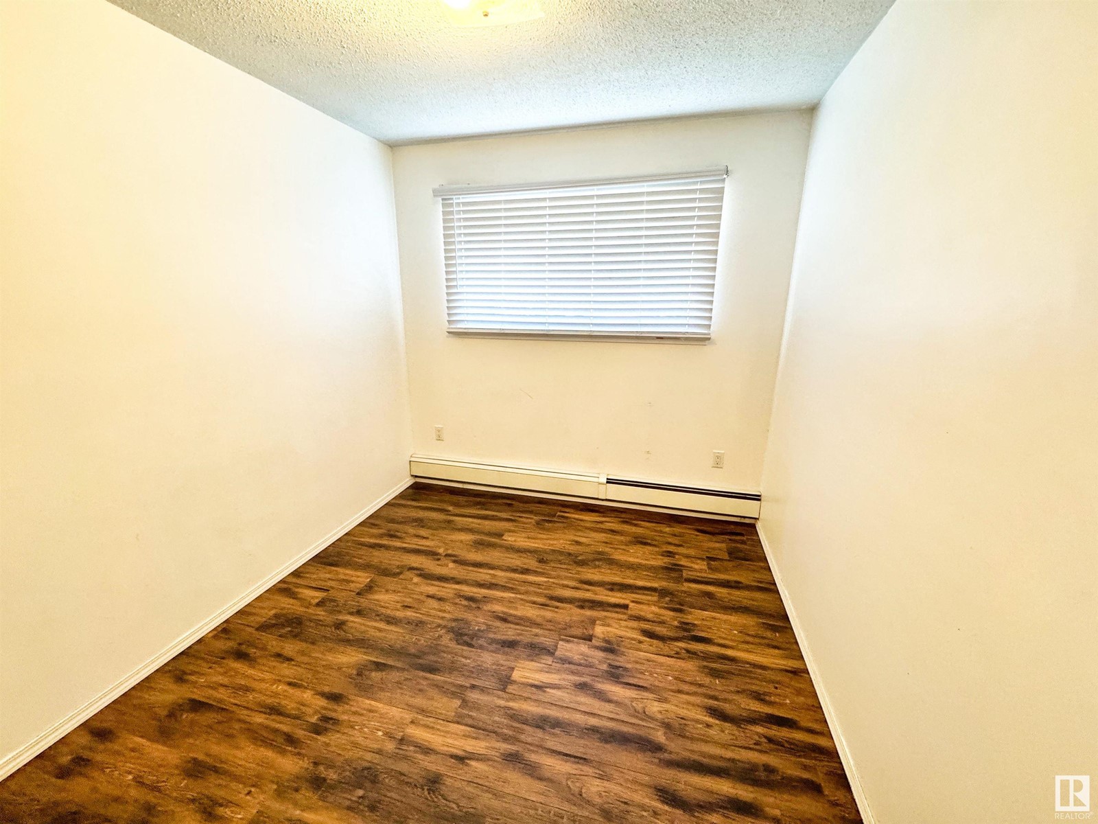 5001 47 Av Property Photo 9