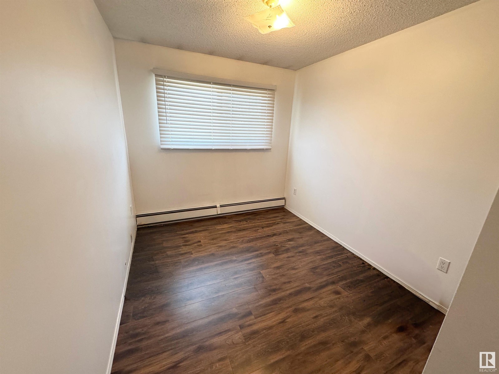 5001 47 Av Property Photo 19