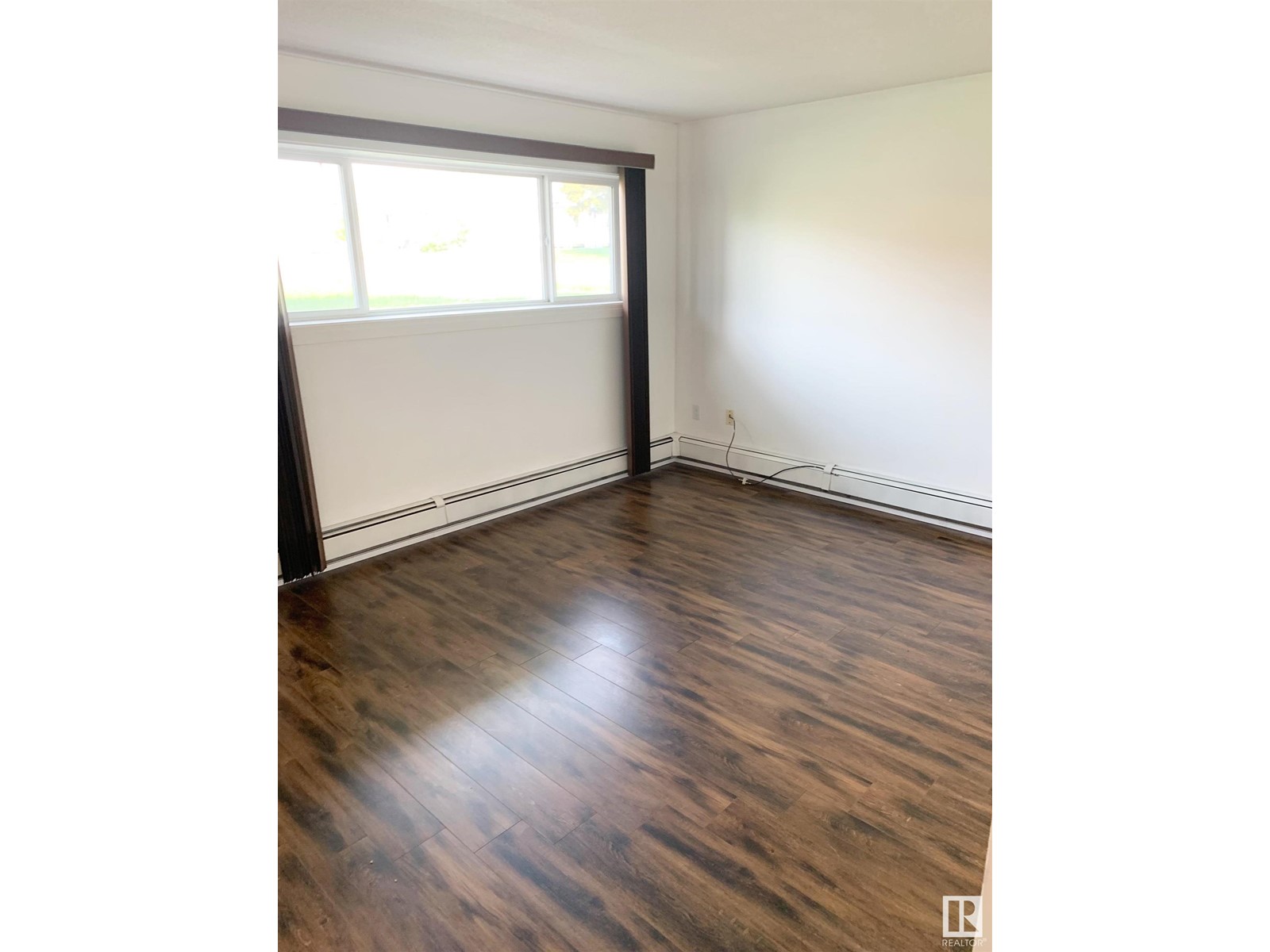 5001 47 Av Property Photo 24