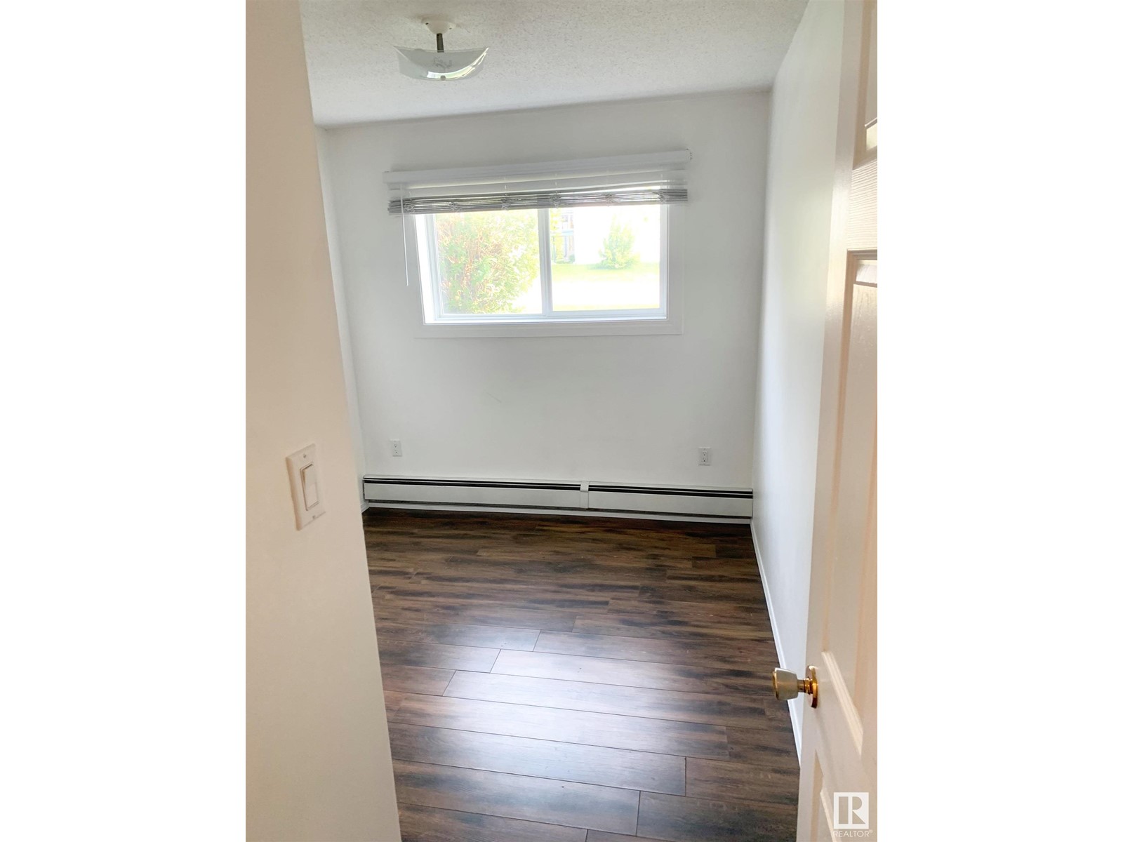 5001 47 Av Property Photo 26
