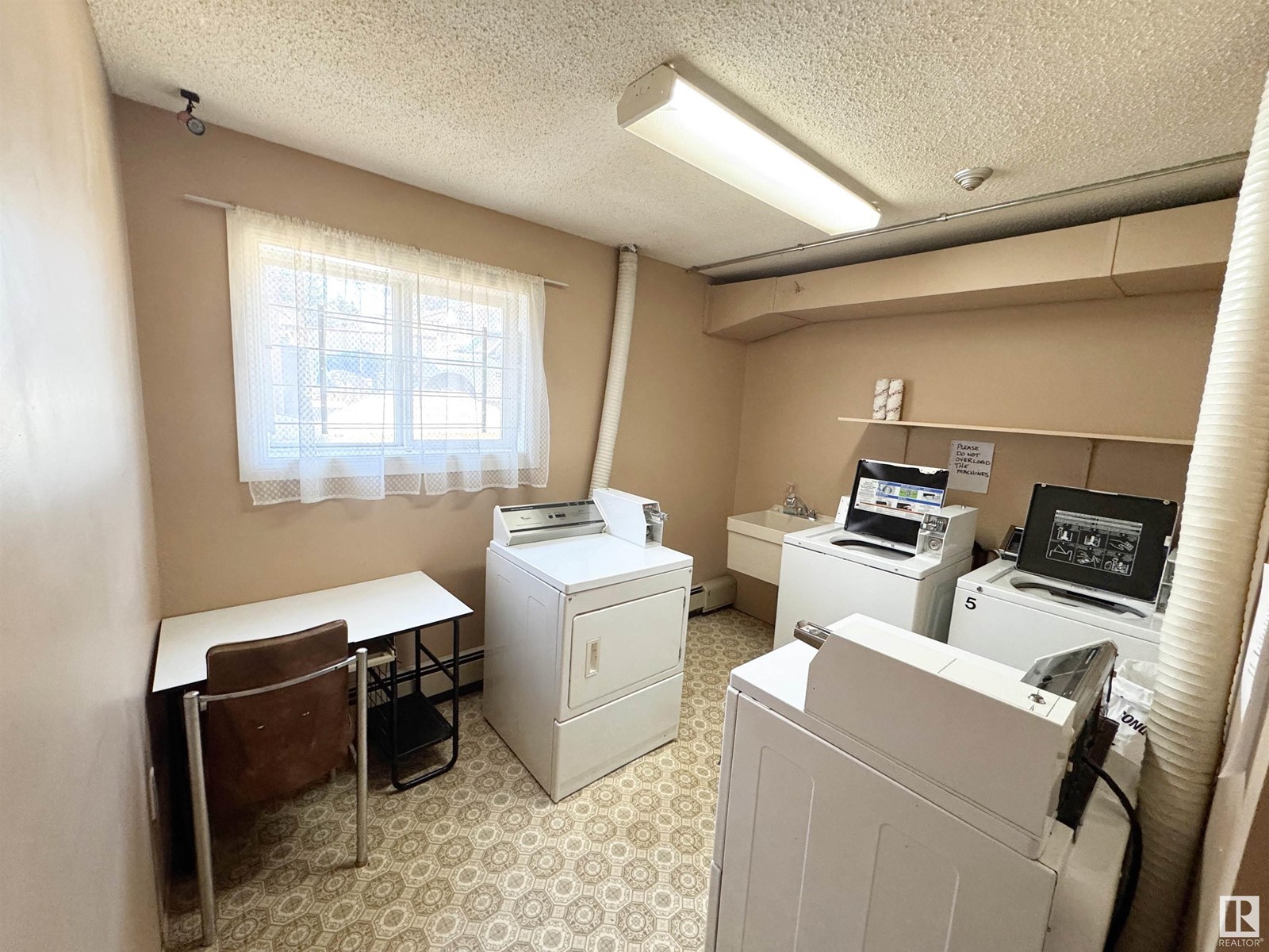 5001 47 Av Property Photo 28
