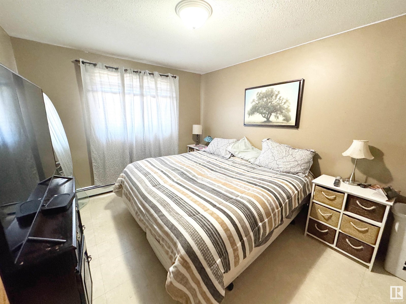 4933 47 Av Property Photo 10