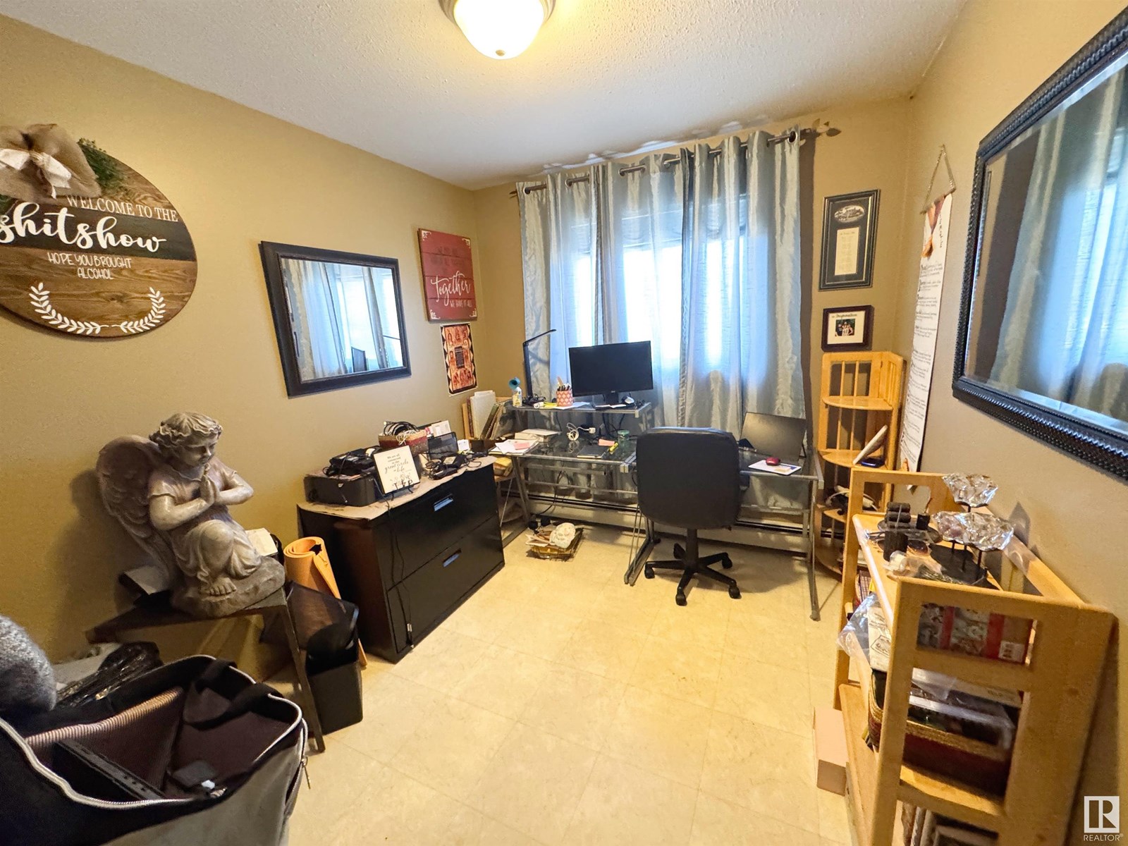 4933 47 Av Property Photo 11