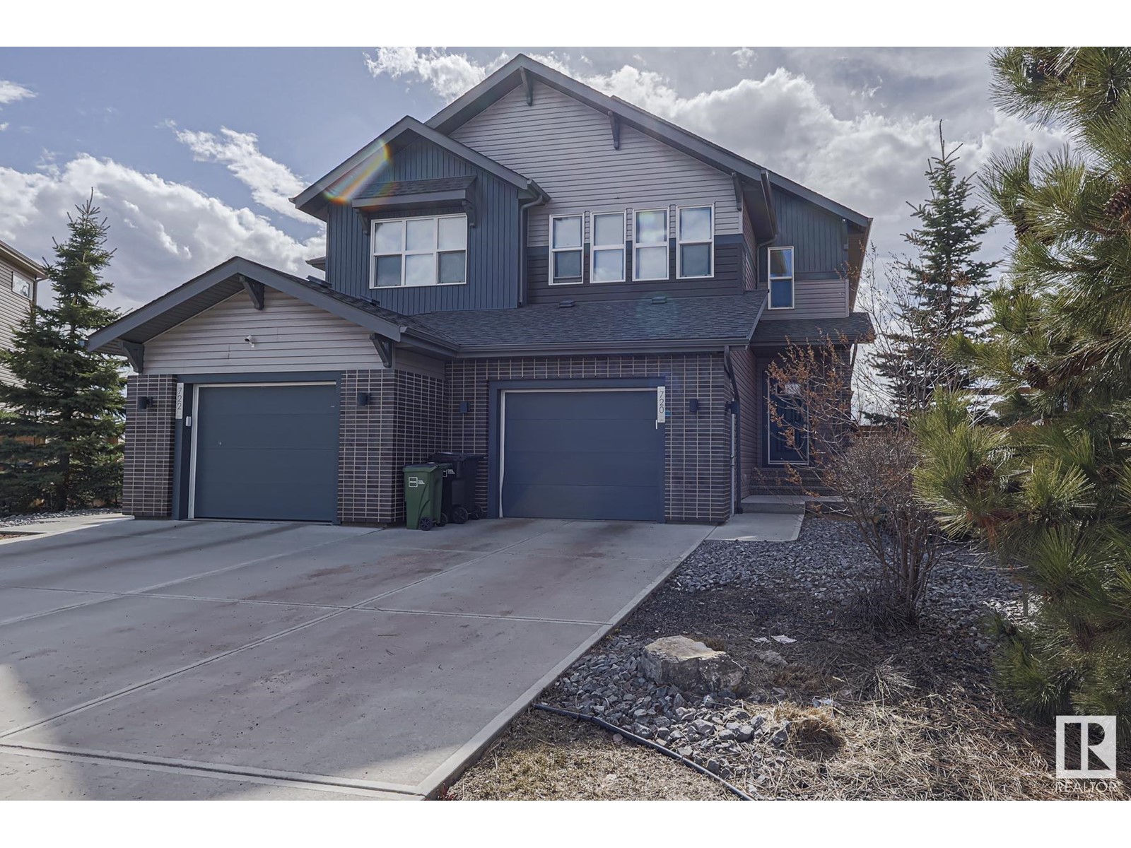 720 Charlesworth Wy Sw Property Photo