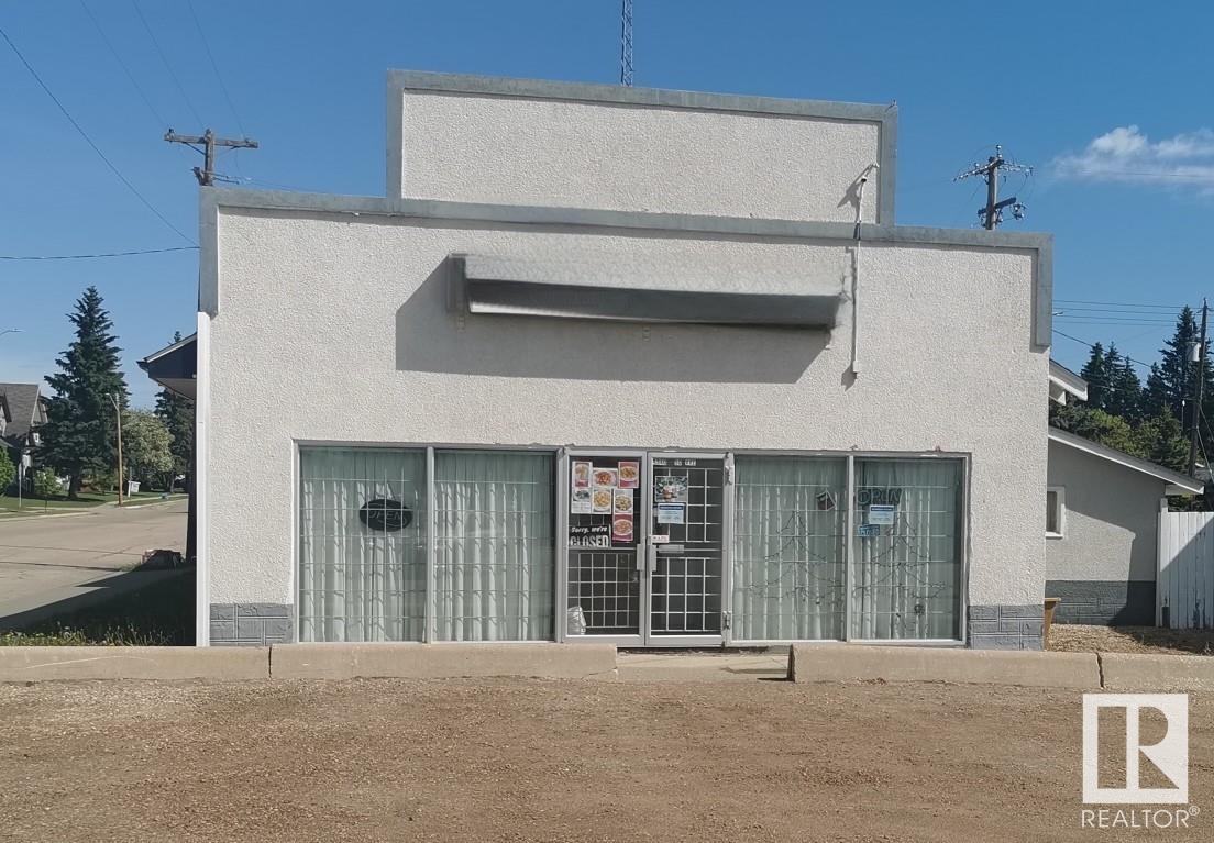 4940 50 Av Property Photo 1