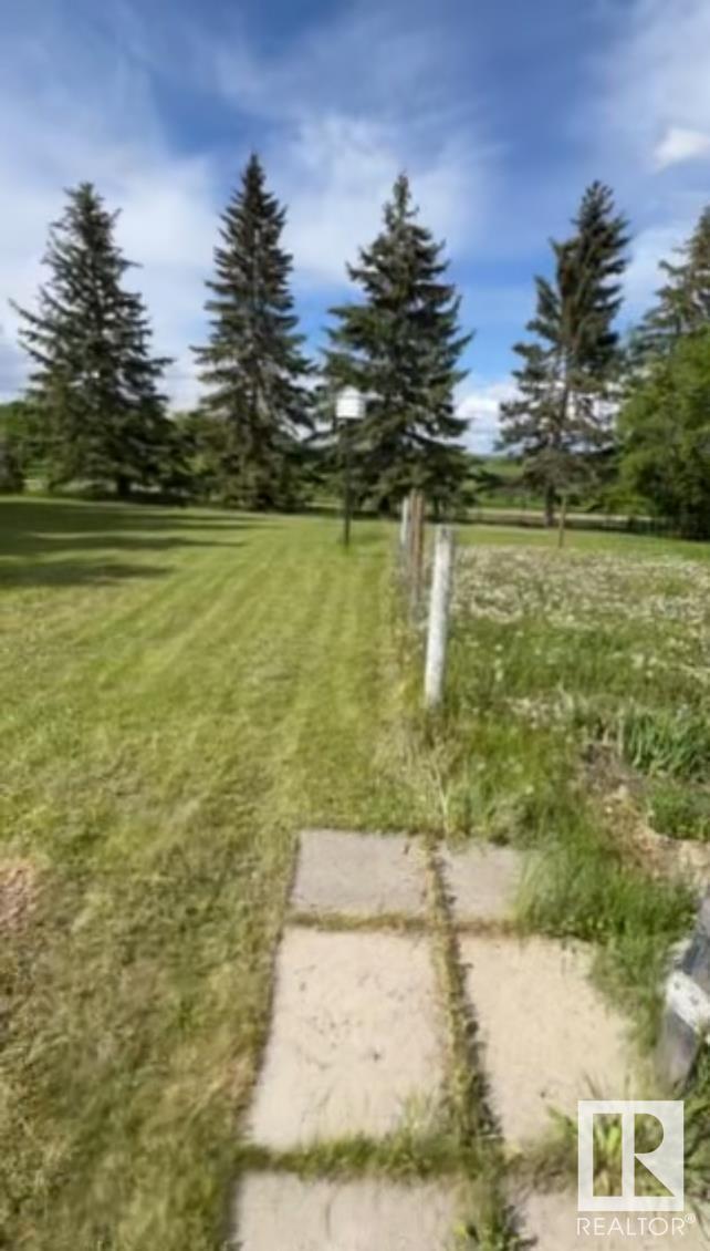 5027 47 St Property Photo 13