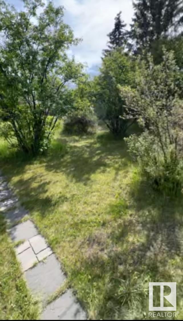 5027 47 St Property Photo 14