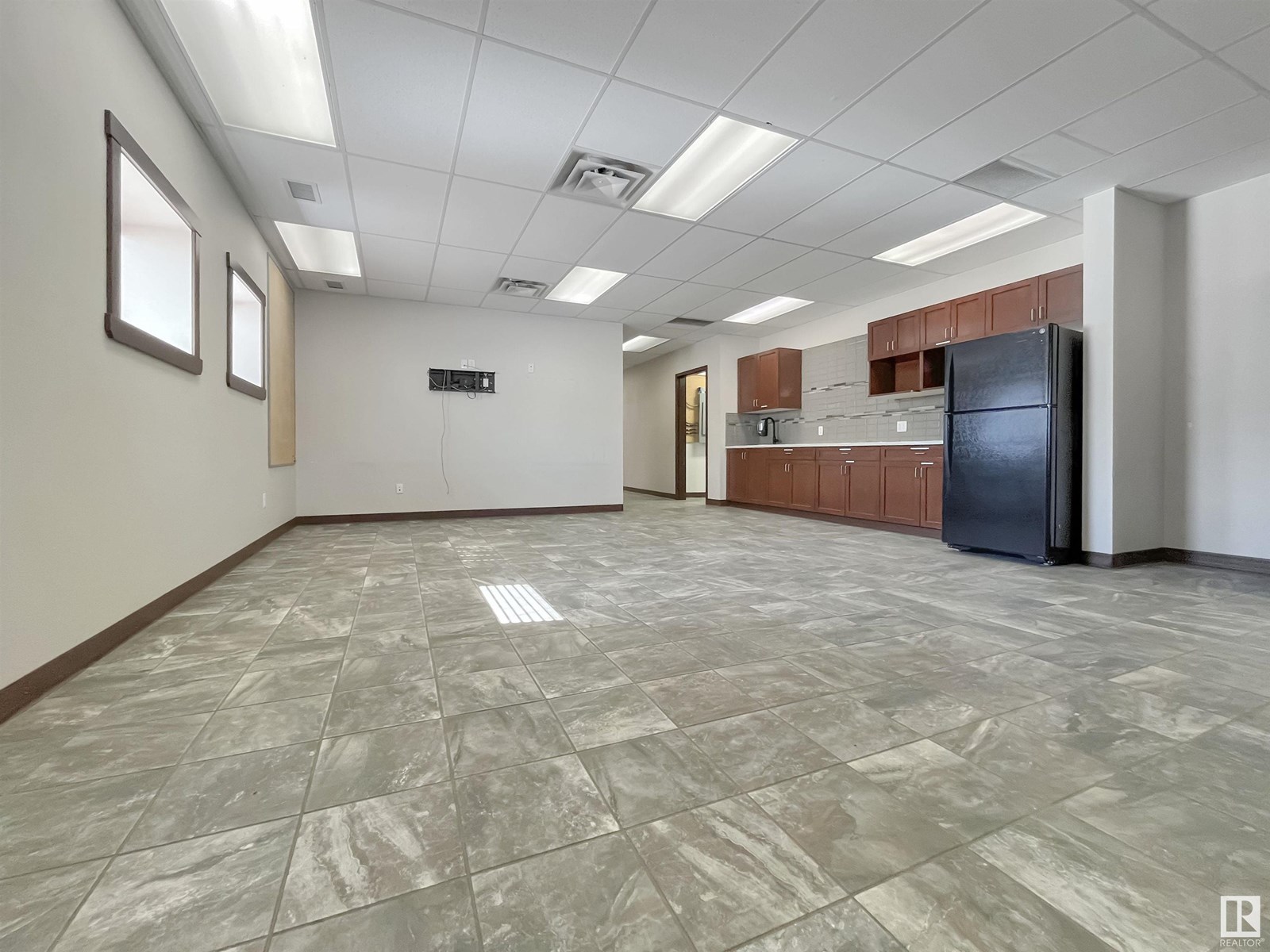 7620 Yellowhead Trail St Nw Ne Property Photo 5