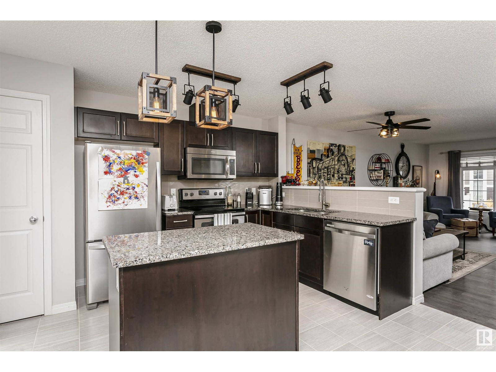 #12 9151 Shaw Wy Sw Property Photo 10