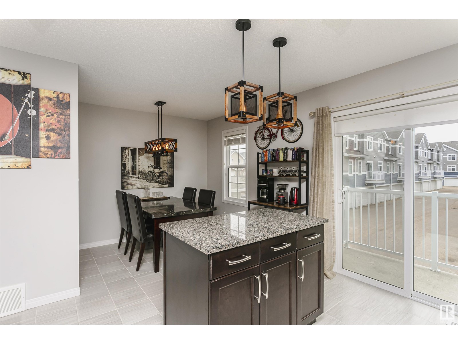 #12 9151 Shaw Wy Sw Property Photo 12