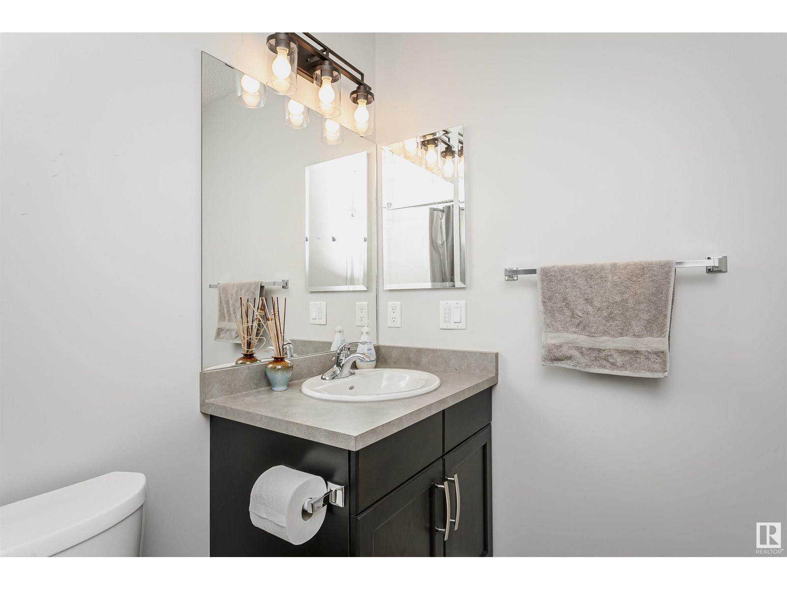 #12 9151 Shaw Wy Sw Property Photo 26