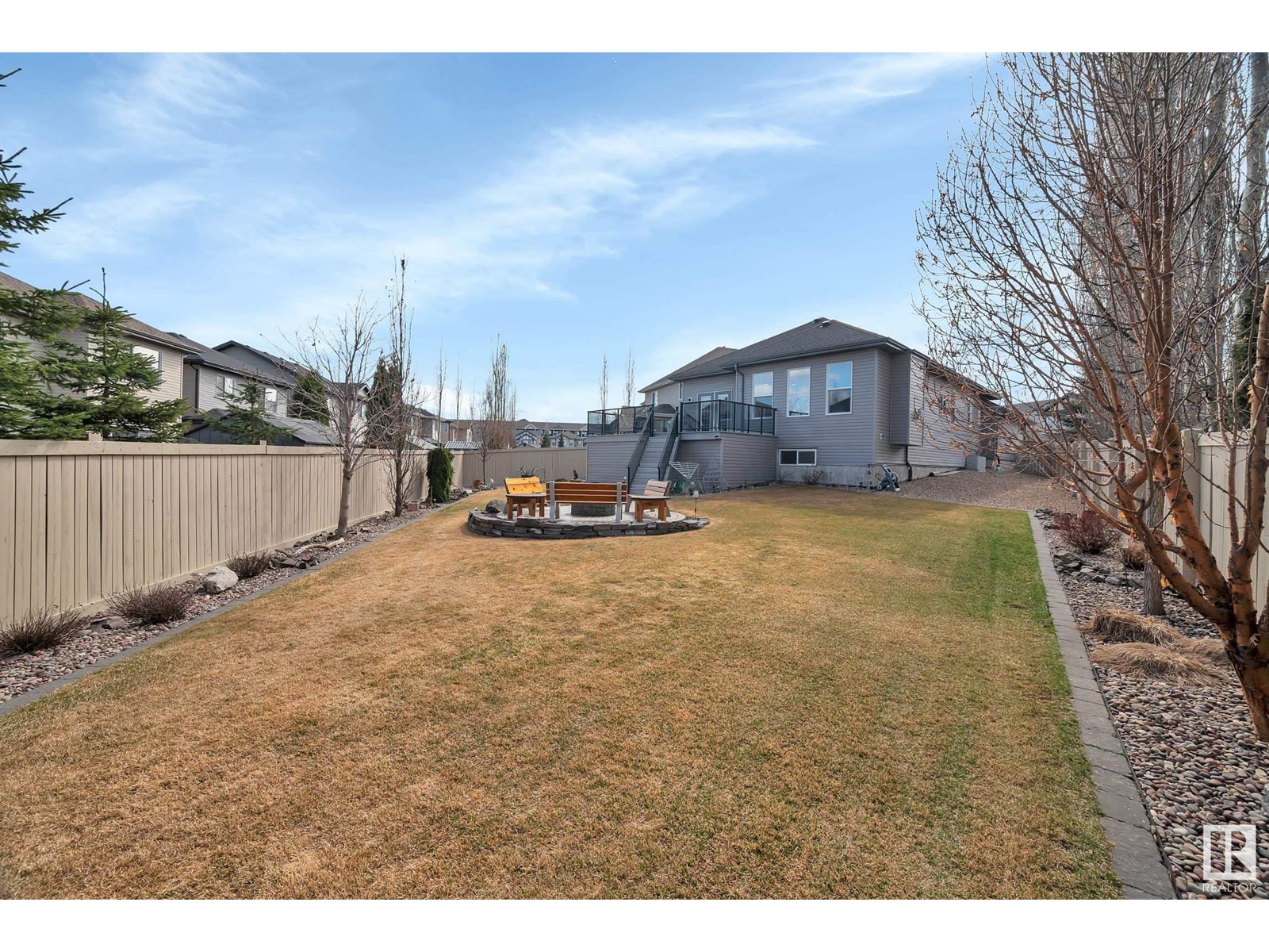 1935 68 St Sw Property Photo 52