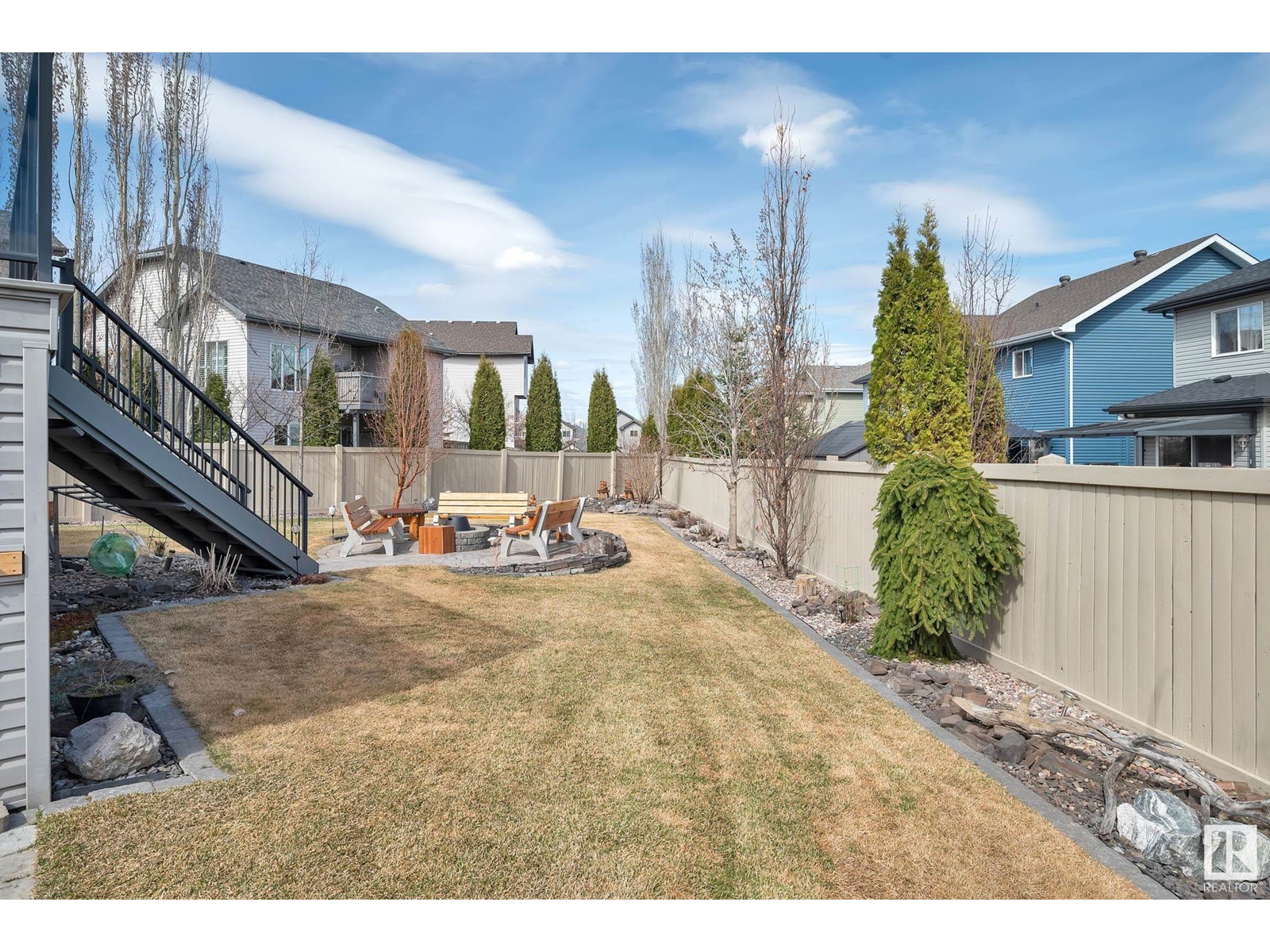 1935 68 St Sw Property Photo 53
