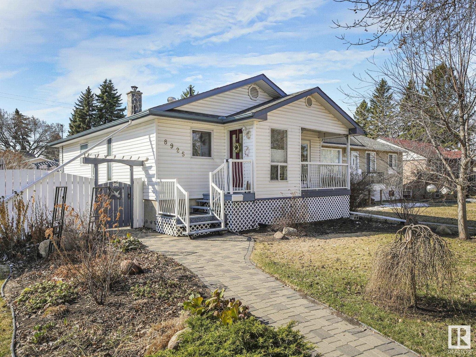 8925 79 Av Nw Nw Property Photo 1