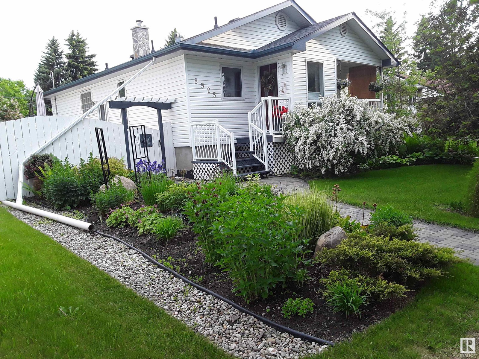 8925 79 Av Nw Nw Property Photo 2