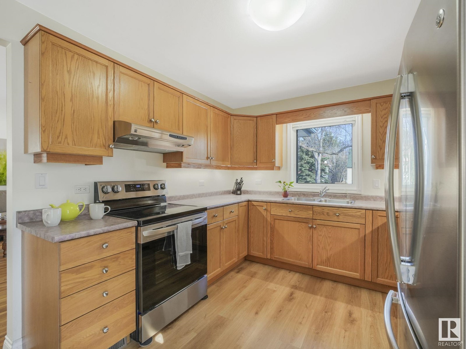 8925 79 Av Nw Nw Property Photo 12