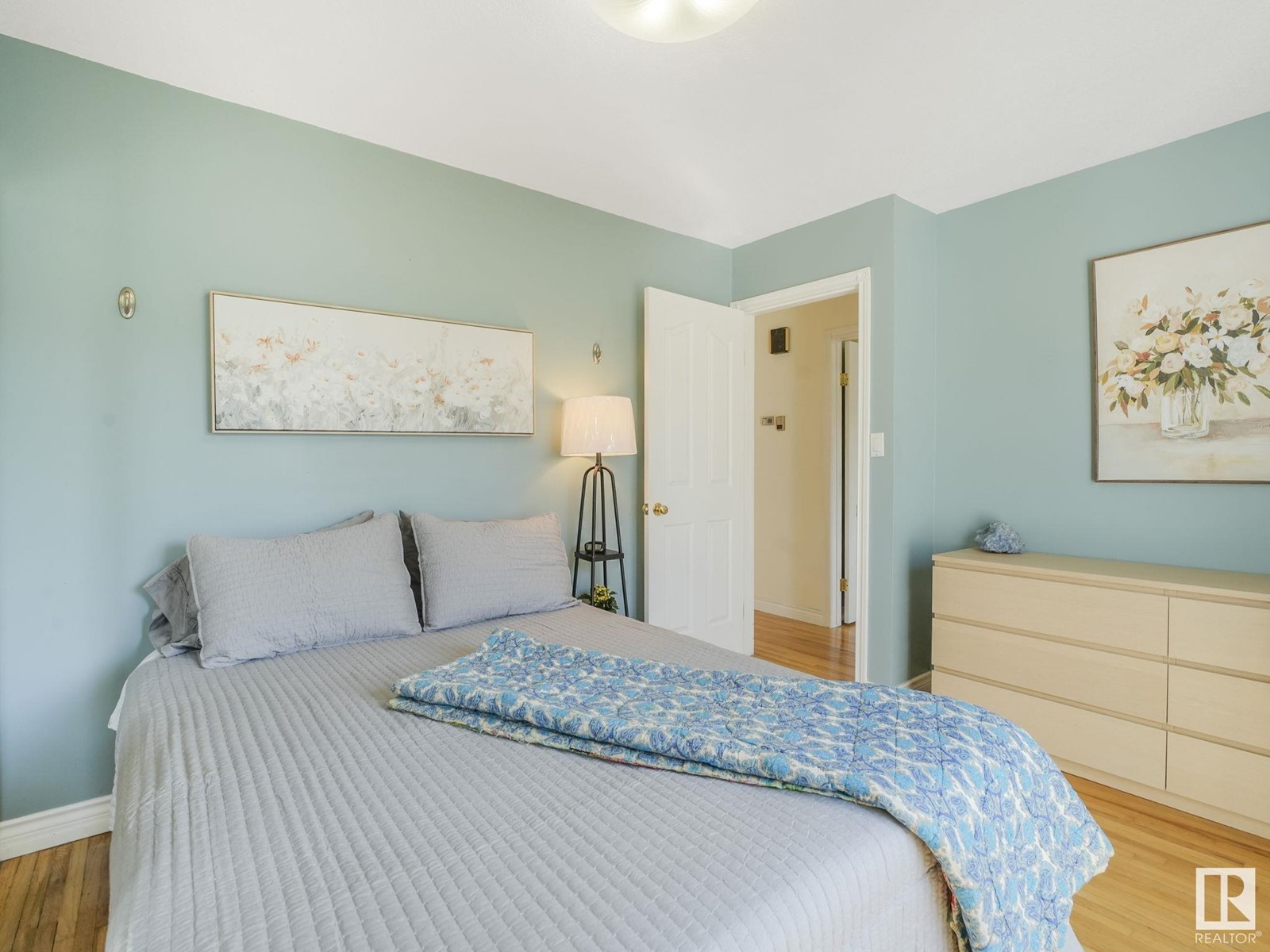 8925 79 Av Nw Nw Property Photo 22