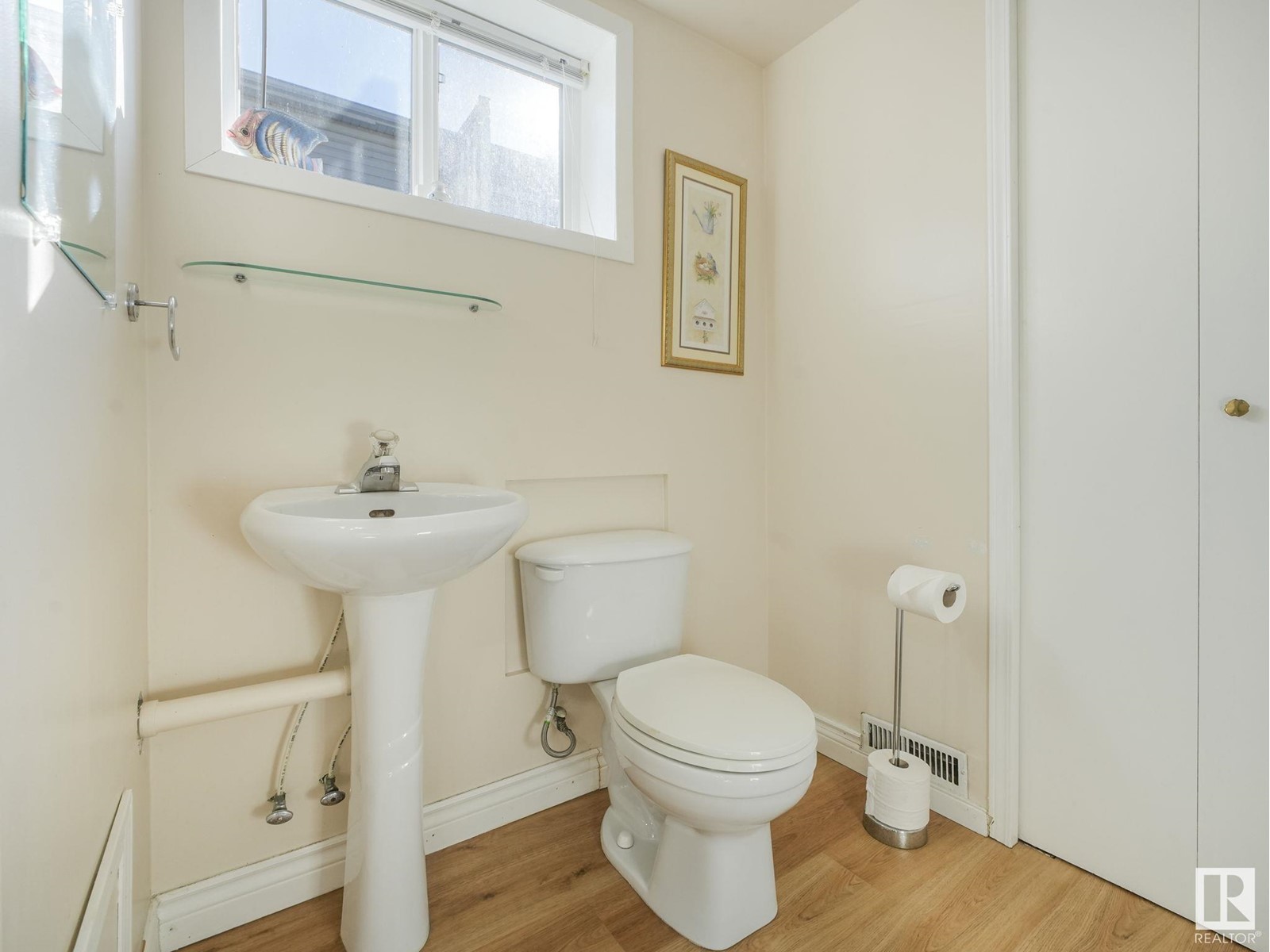 8925 79 Av Nw Nw Property Photo 36
