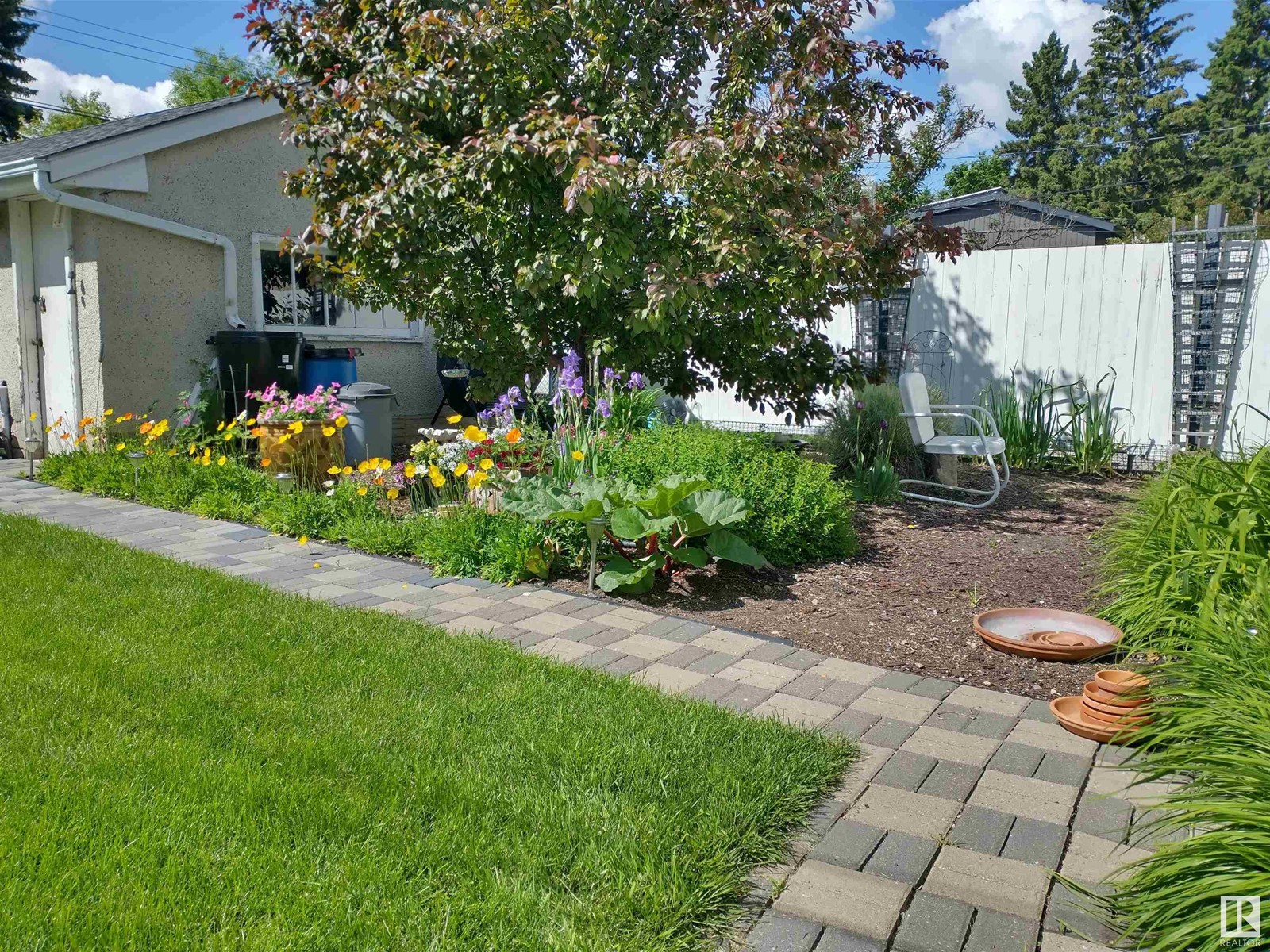 8925 79 Av Nw Nw Property Photo 44