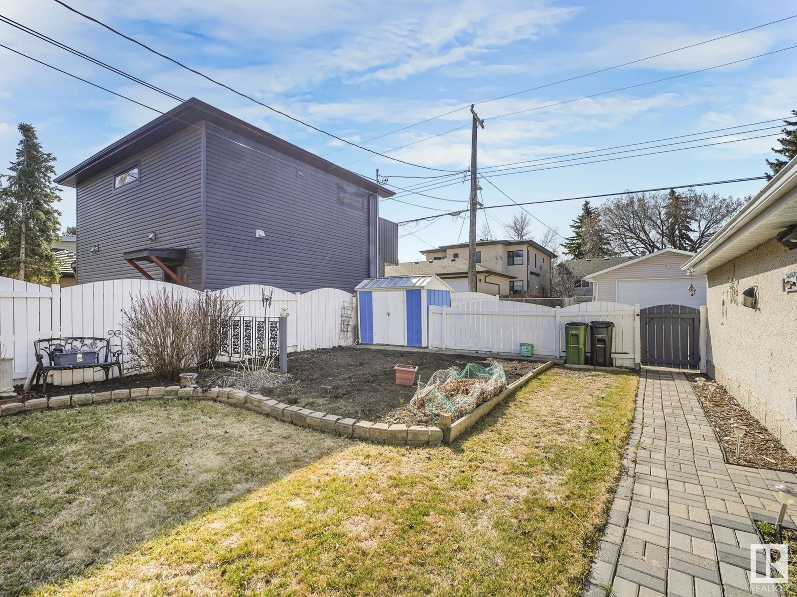 8925 79 Av Nw Nw Property Photo 46
