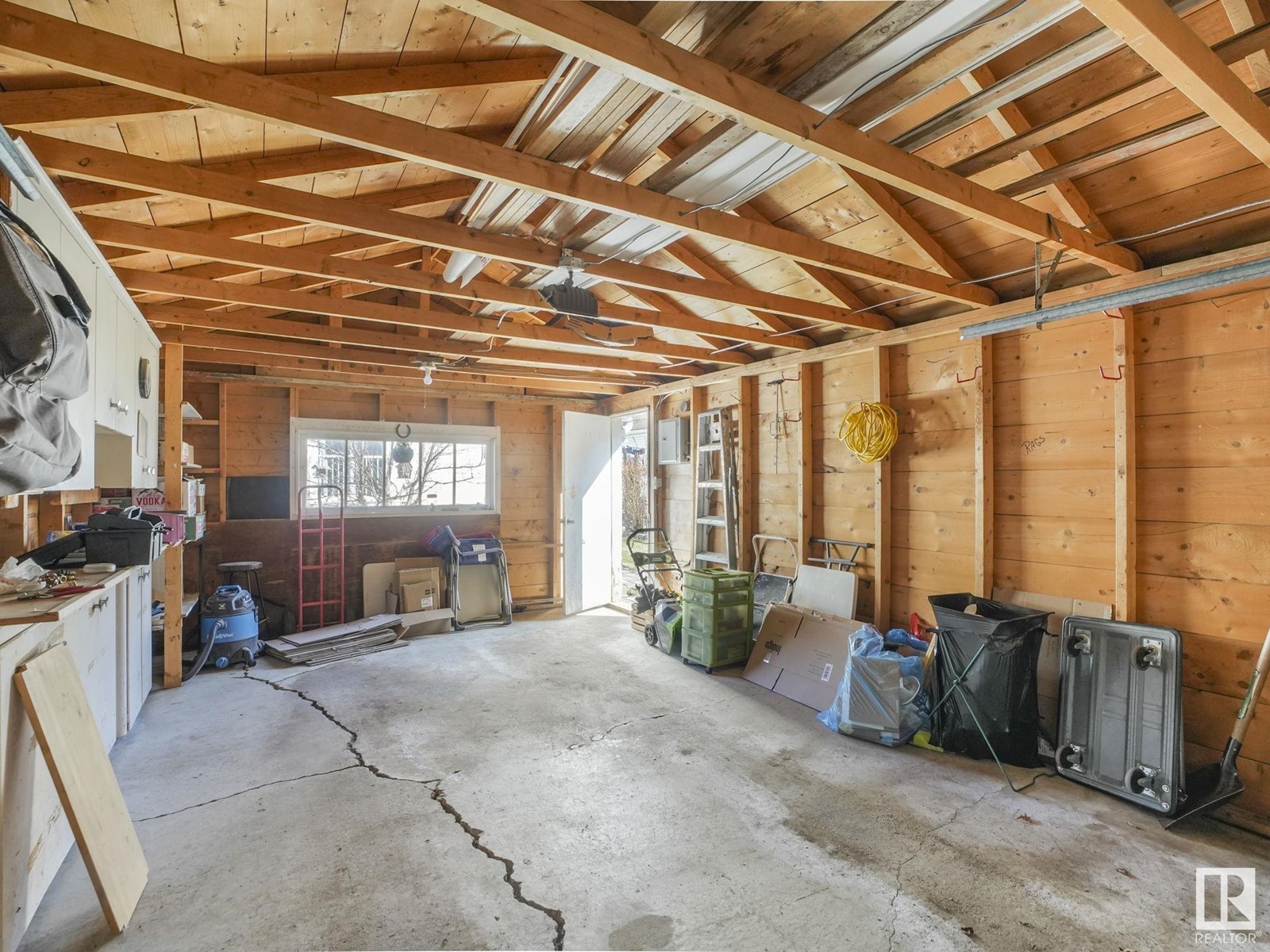 8925 79 Av Nw Nw Property Photo 53