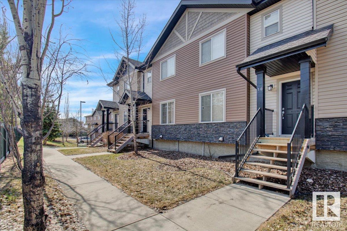#10 12004 22 Av Sw Property Photo 3