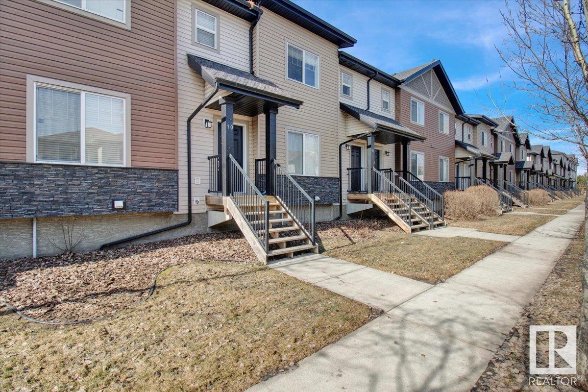 #10 12004 22 Av Sw Property Photo 4