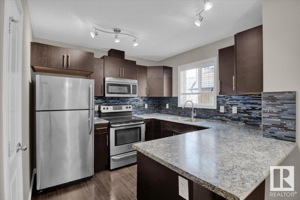#10 12004 22 Av Sw Property Photo 11
