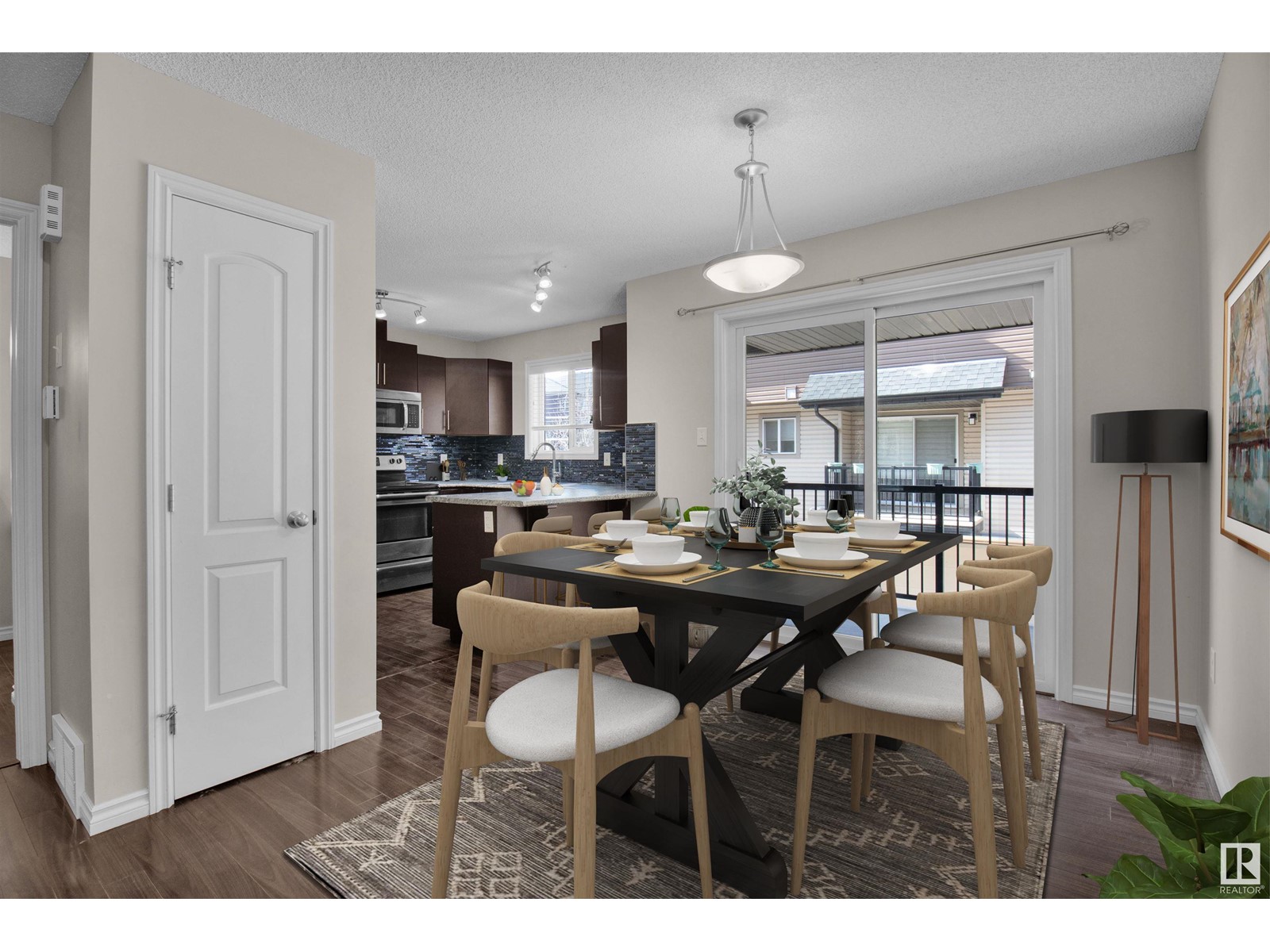 #10 12004 22 Av Sw Property Photo 15