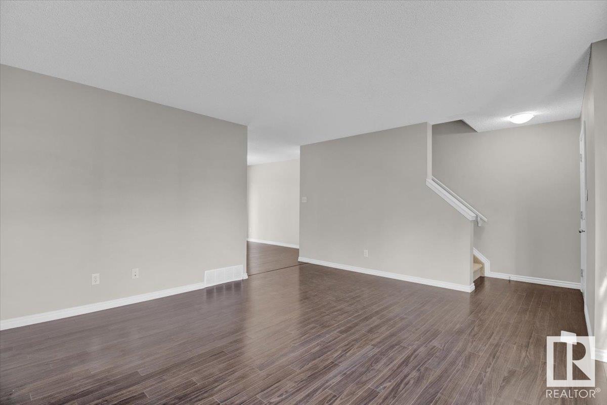 #10 12004 22 Av Sw Property Photo 33