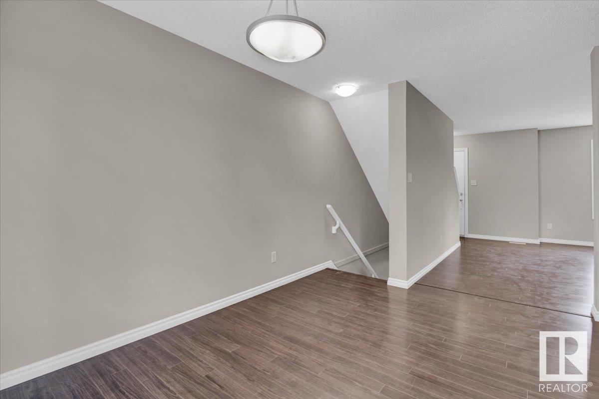 #10 12004 22 Av Sw Property Photo 37