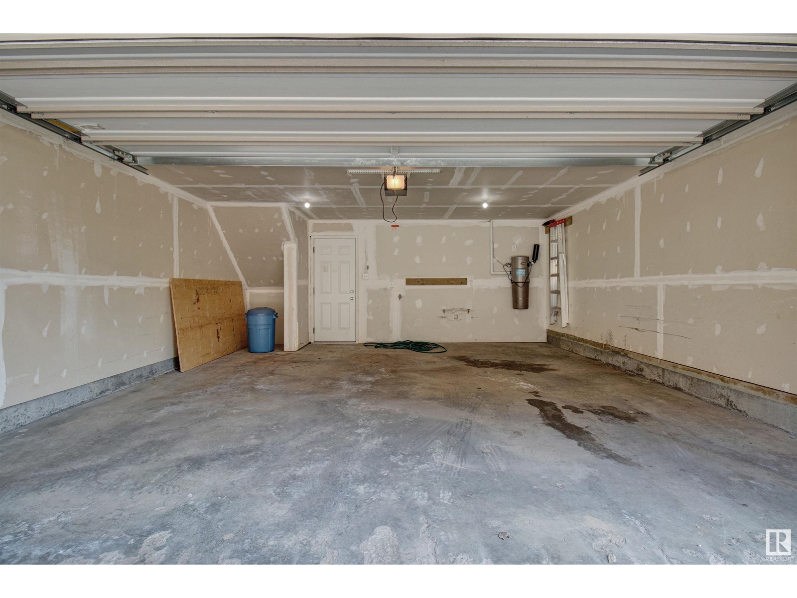 #10 12004 22 Av Sw Property Photo 59