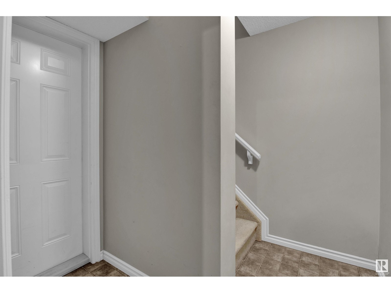 #10 12004 22 Av Sw Property Photo 60