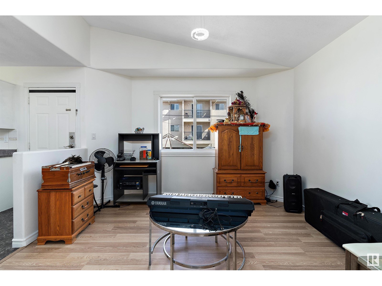 12711 128 St Nw Property Photo 6