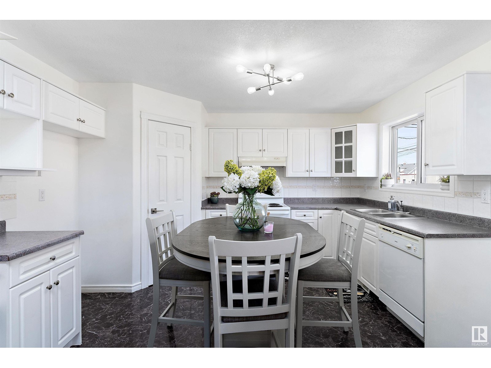 12711 128 St Nw Property Photo 9